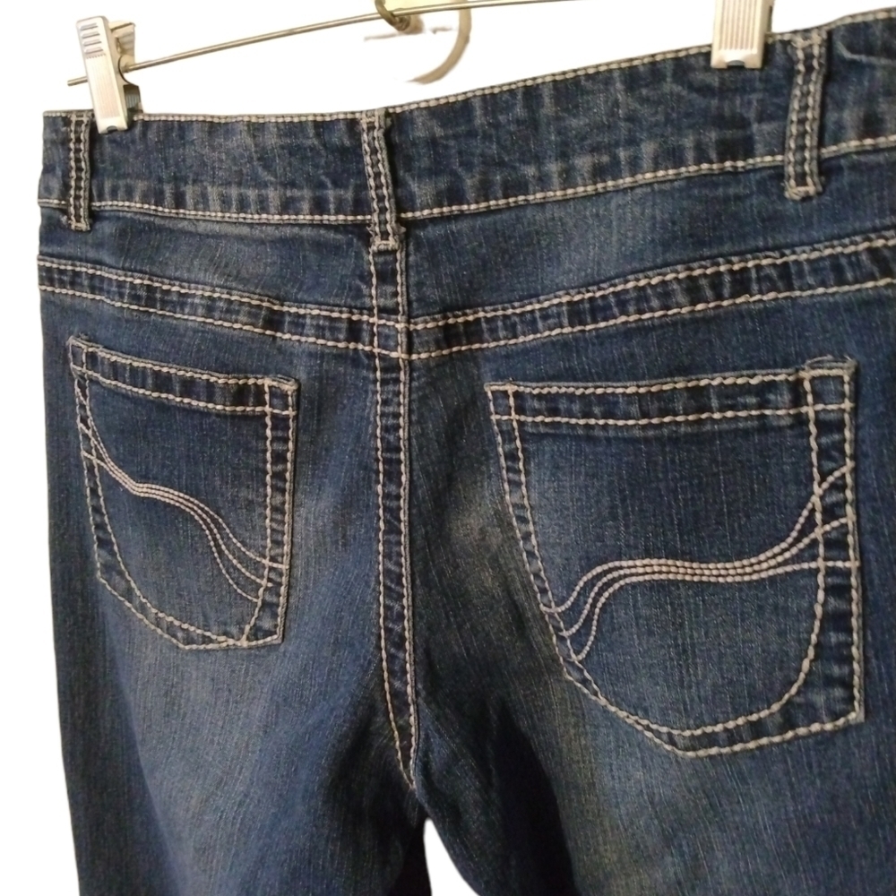 The Magic of Stevie & Lindsay Slightly Distressed Jeans Size 8 - Picture 5 of 9